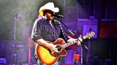 Toby Keith - Country Comes To Town Tour